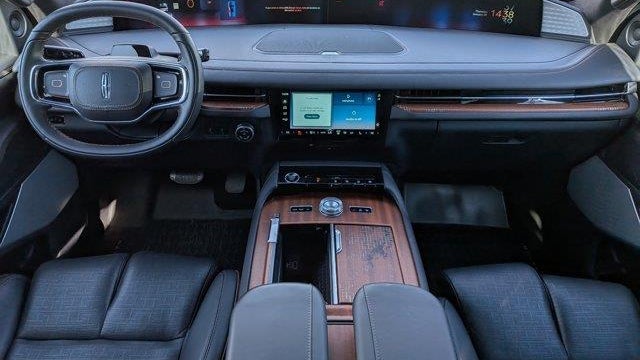 2025 Lincoln Navigator L Black Label