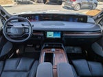 2025 Navigator L Thumbnail 17
