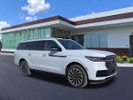 2025 Navigator L Thumbnail 1