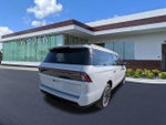 2025 Navigator L Thumbnail 4
