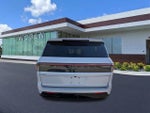 2025 Navigator L Thumbnail 5