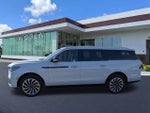 2025 Navigator L Thumbnail 7