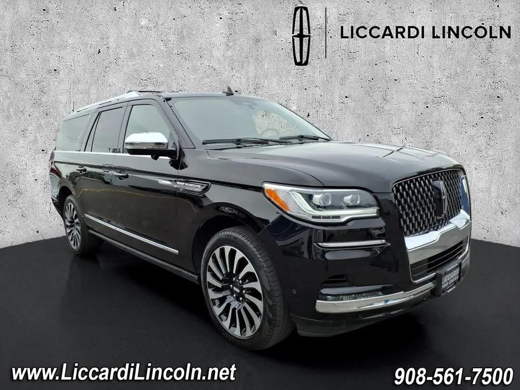 2023 Lincoln Navigator - $65,490