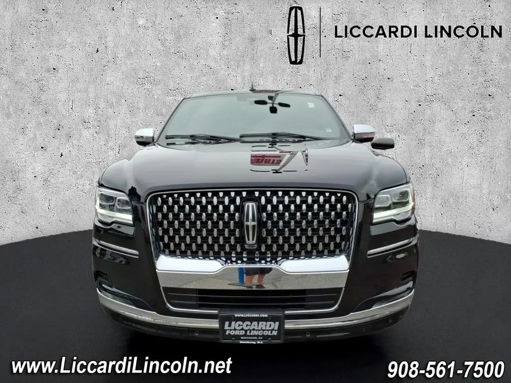 2023 Lincoln Navigator - $65,490