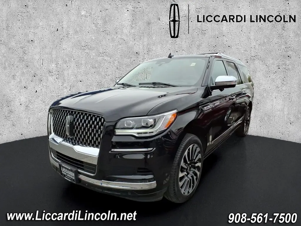 2023 Lincoln Navigator - $65,490