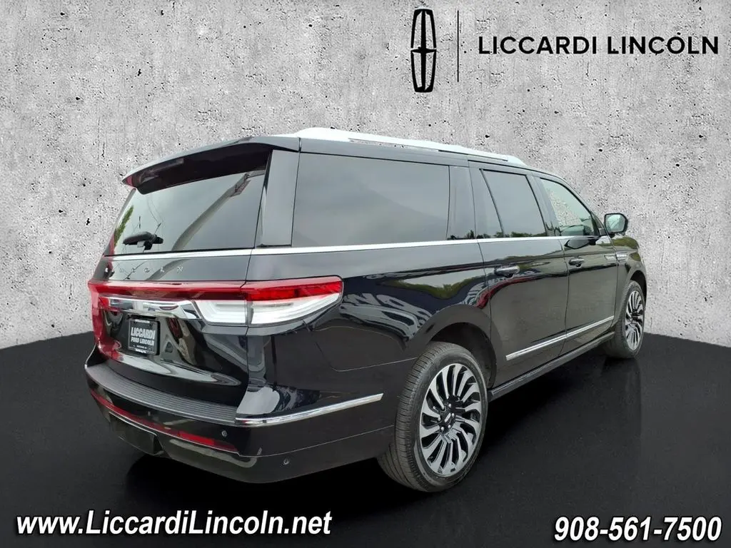 2023 Lincoln Navigator - $65,490
