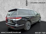 2023 Navigator L Thumbnail 4