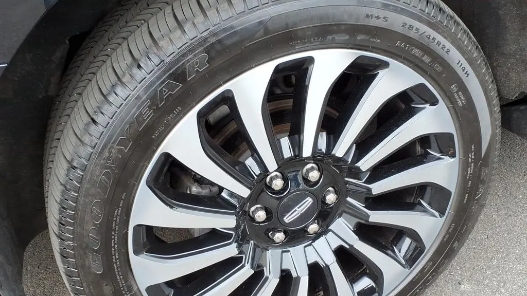 2023 Lincoln Navigator L Black Label