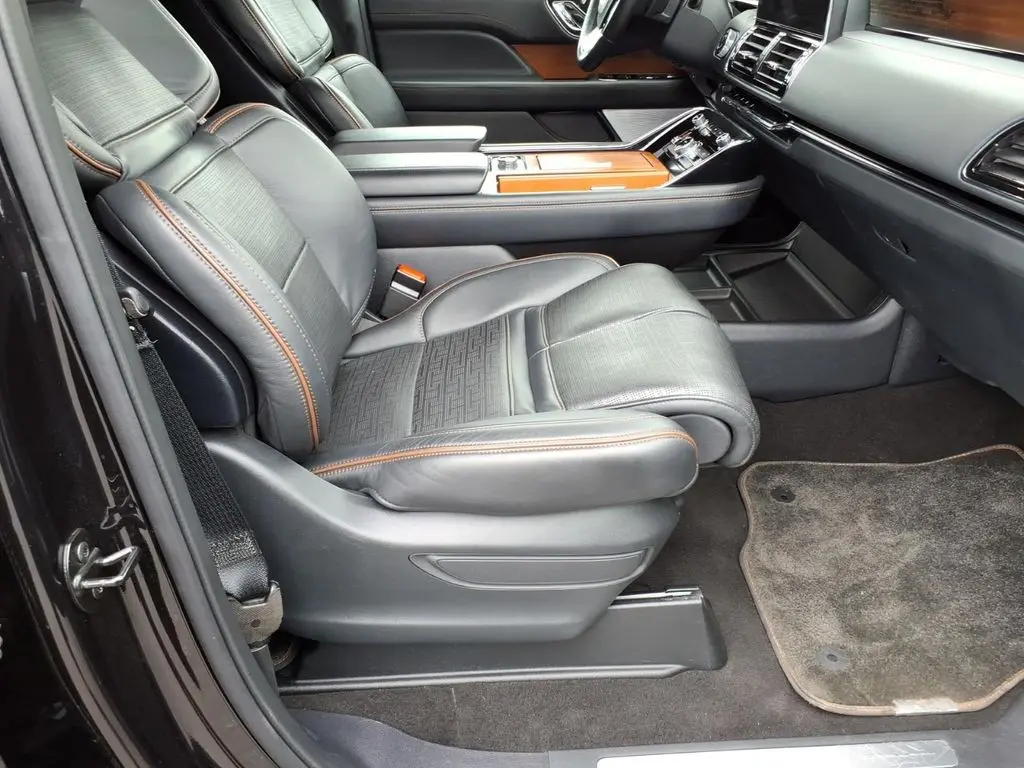 2023 Lincoln Navigator - $65,490
