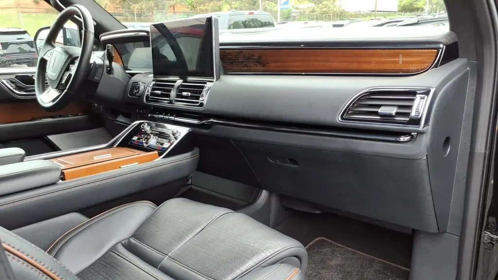 2023 Lincoln Navigator L Black Label