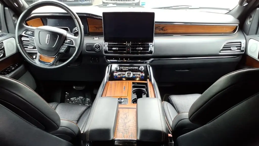 2023 Lincoln Navigator L Black Label