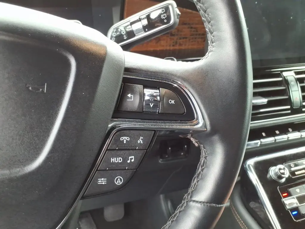 2023 Lincoln Navigator - $65,490
