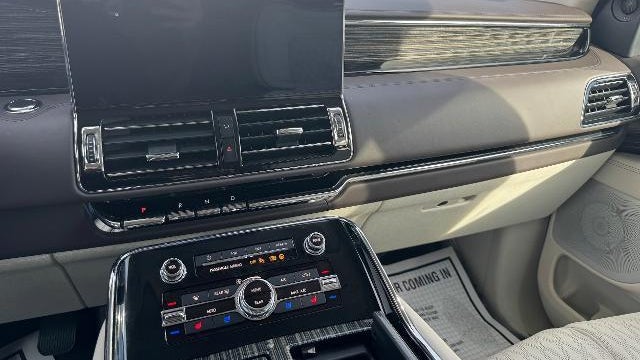 2024 Lincoln Navigator L Black Label