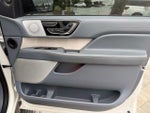 2024 Navigator L Thumbnail 17