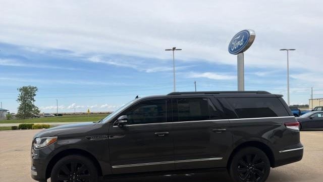 2024 Lincoln Navigator L Black Label