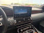 2024 Navigator L Thumbnail 17
