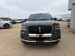 2024 Navigator L Thumbnail 3