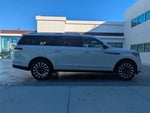 2024 Navigator L Thumbnail 3