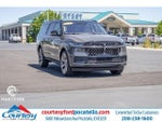 2025 Navigator L Thumbnail 1