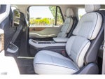 2025 Navigator L Thumbnail 13