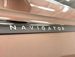 2025 Navigator L Thumbnail 18