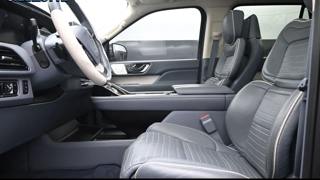 2023 Lincoln Navigator L Black Label