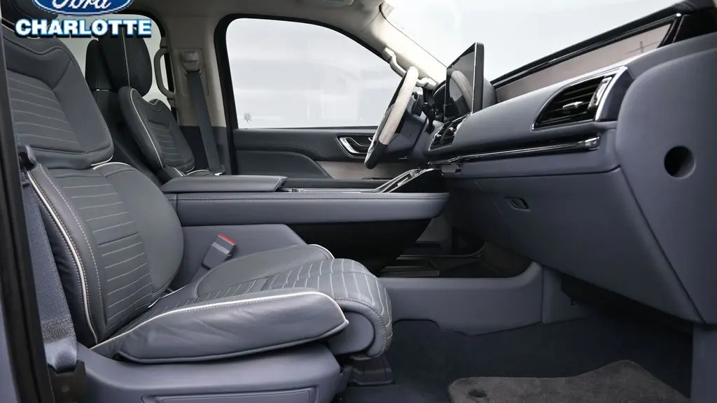 2023 Lincoln Navigator L Black Label