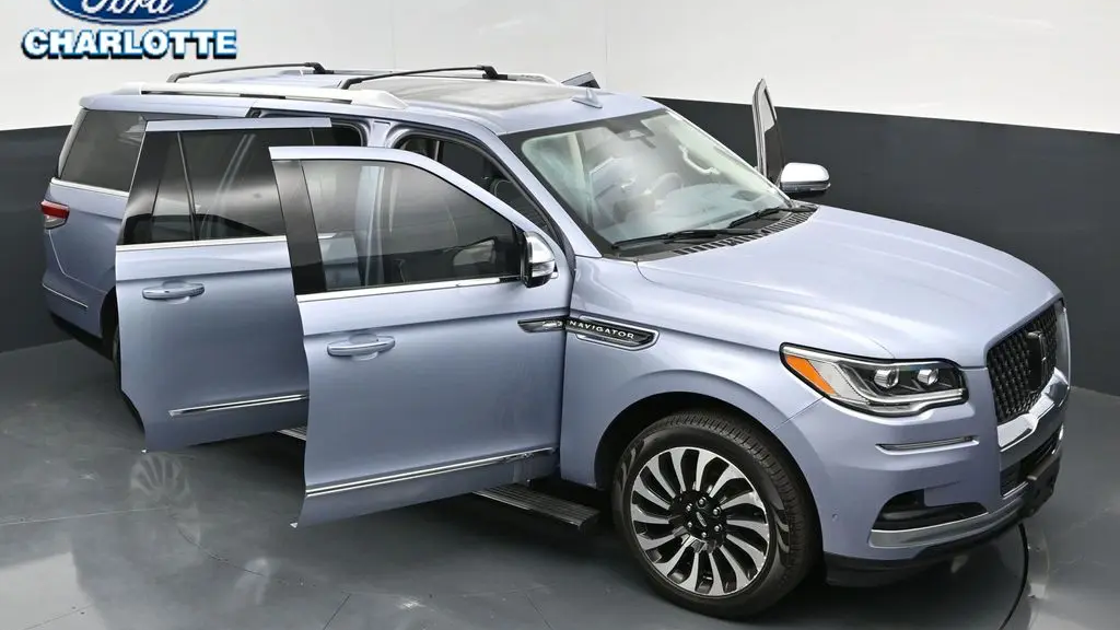 2023 Lincoln Navigator L Black Label