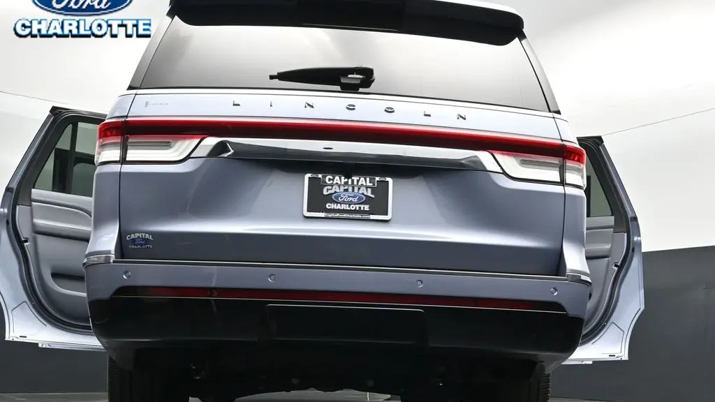 2023 Lincoln Navigator L Black Label
