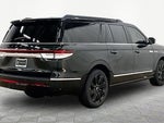 2023 Navigator L Thumbnail 2