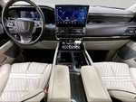 2023 Navigator L Thumbnail 16