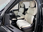 2023 Navigator L Thumbnail 25