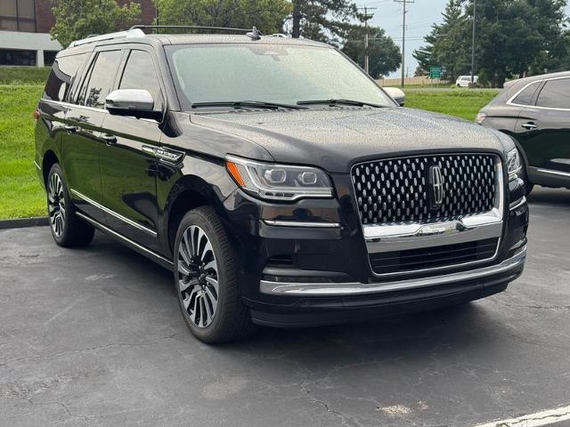 2023 Lincoln Navigator L Black Label — photo 1 of 15