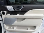 2023 Navigator L Thumbnail 16