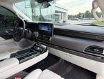 2023 Navigator L Thumbnail 18