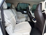 2023 Navigator L Thumbnail 20