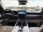 2023 Navigator L Thumbnail 22