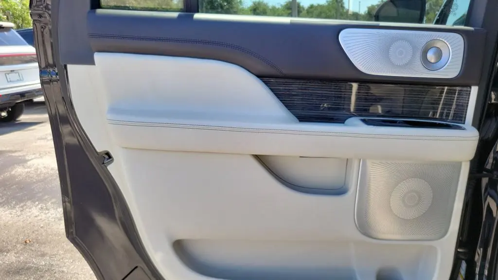 2023 Lincoln Navigator L Black Label