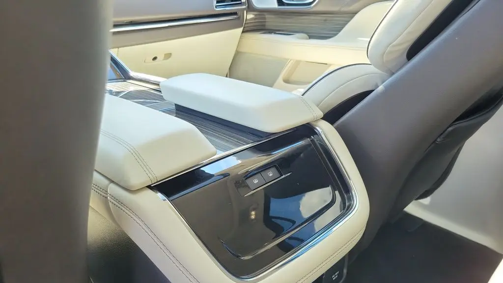 2023 Lincoln Navigator L Black Label