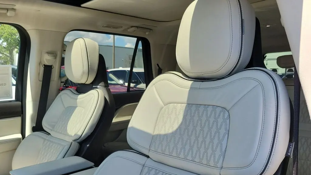 2023 Lincoln Navigator L Black Label
