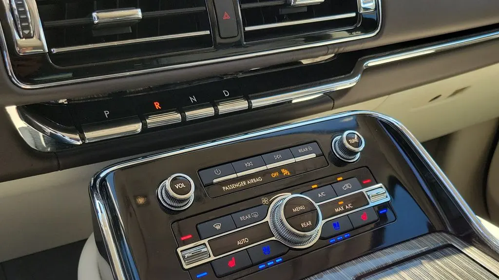 2023 Lincoln Navigator L Black Label