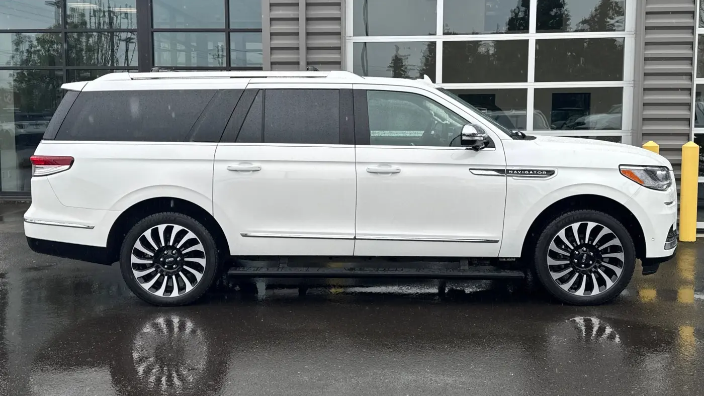2024 Lincoln Navigator L Black Label