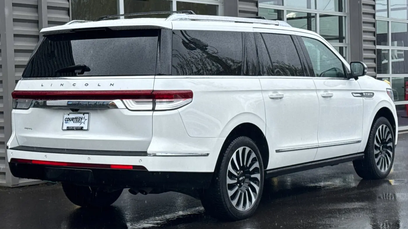 2024 Lincoln Navigator L Black Label