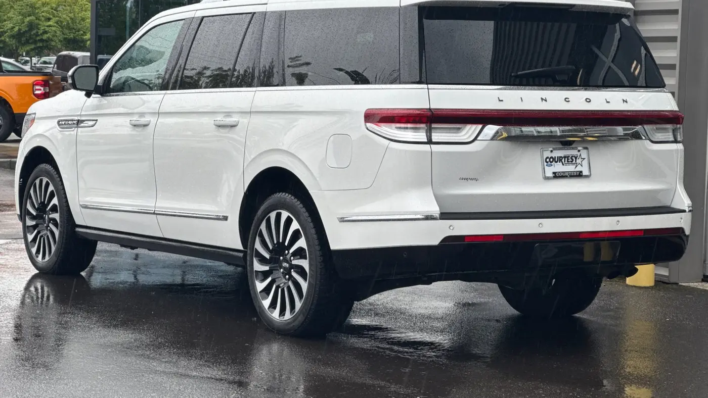 2024 Lincoln Navigator L Black Label