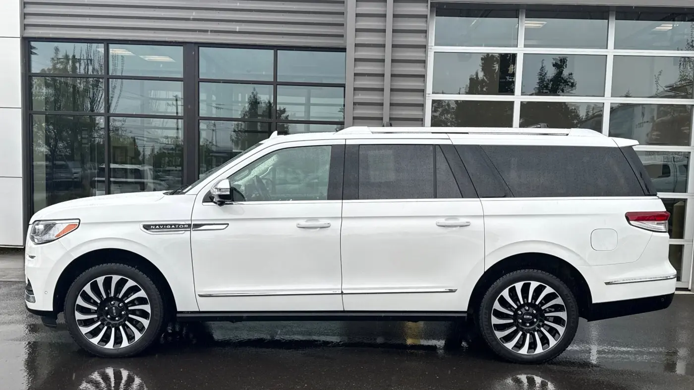 2024 Lincoln Navigator L Black Label