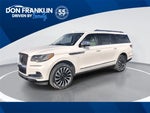 2024 Navigator L Thumbnail 1