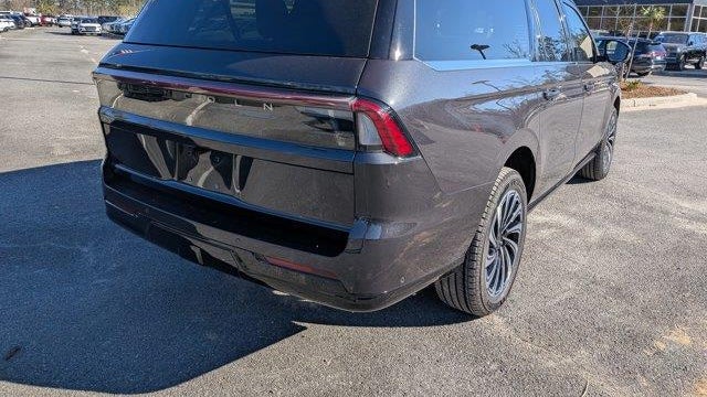 2025 Lincoln Navigator L Black Label