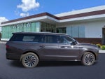 2025 Navigator L Thumbnail 3