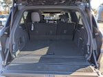 2025 Navigator L Thumbnail 14