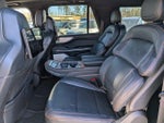 2025 Navigator L Thumbnail 16